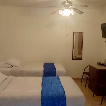 Isro Guesthouse Syariah Kepanjen Εξωτερικό φωτογραφία