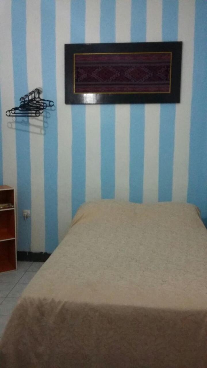 Isro Guesthouse Syariah Kepanjen Εξωτερικό φωτογραφία
